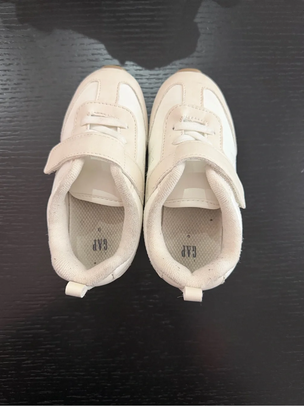 GAP Kids Cream & Gum Rubber Neutral Sneaker with Star Detail